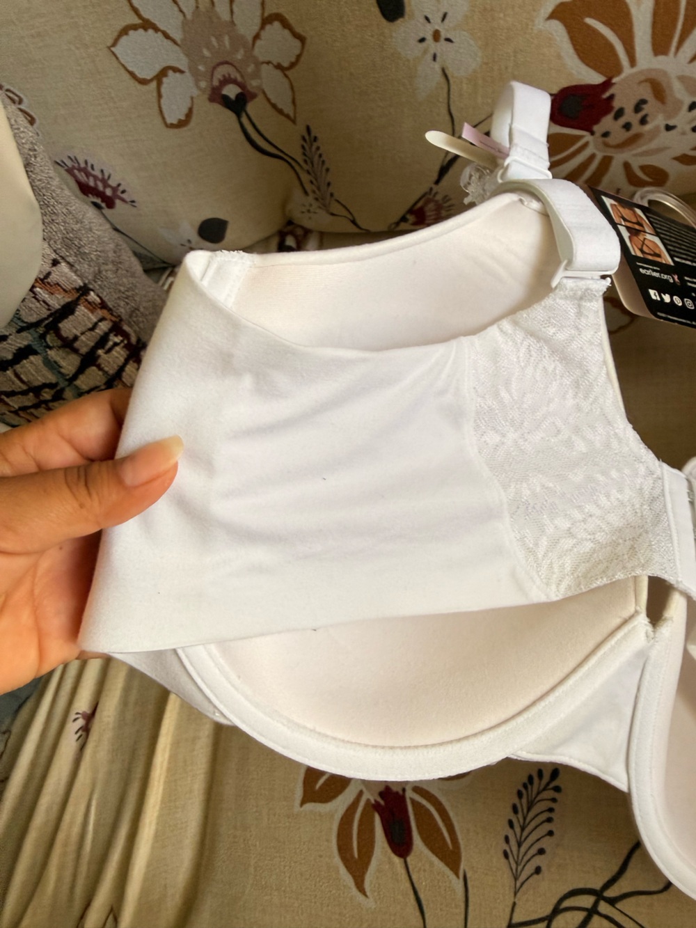 Bali White Smooth Moulded Everyday Bra - Picture 9 of 14